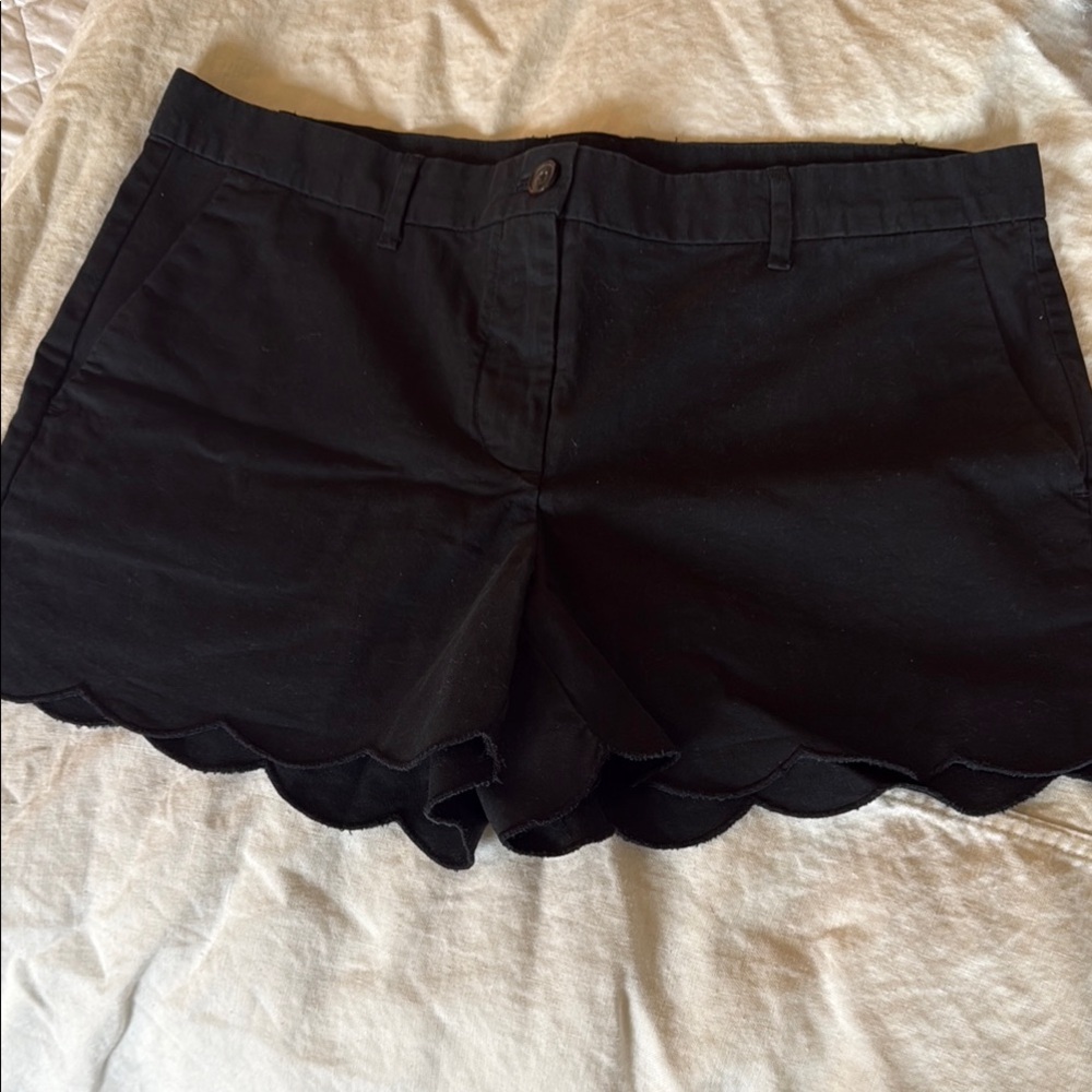 GAP Black Scalloped Shorts